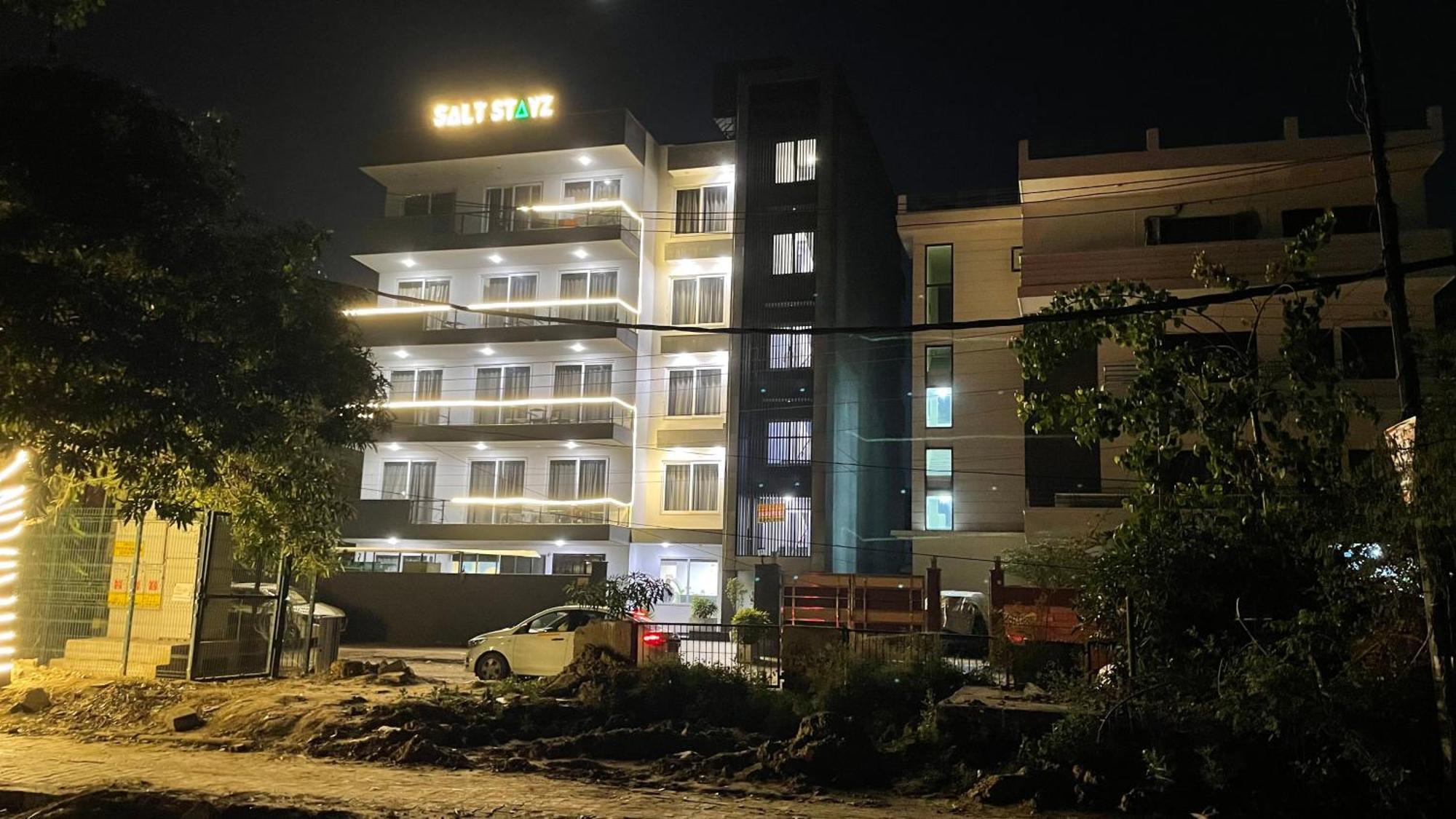 Saltstayz Studio Apartment - Near Artemis & Medanta Hospital Gurgaon Eksteriør bilde